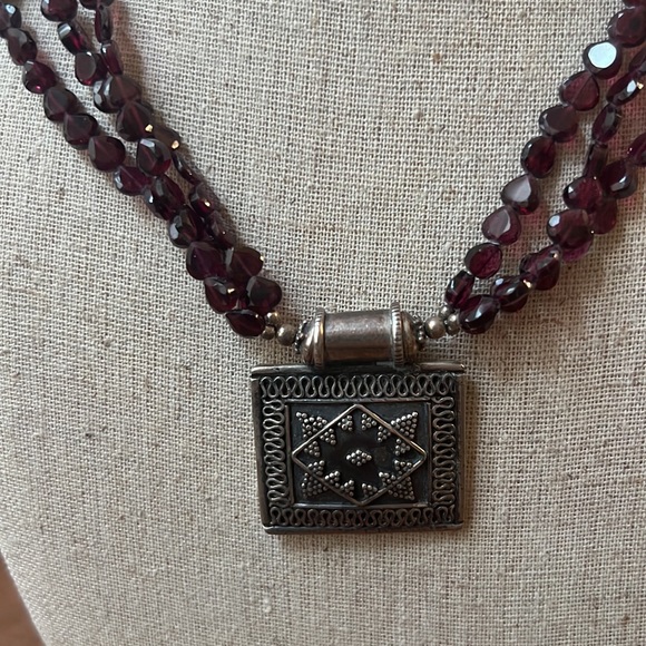 NWT GARNET PENDANT NECKLACE - Picture 2 of 5